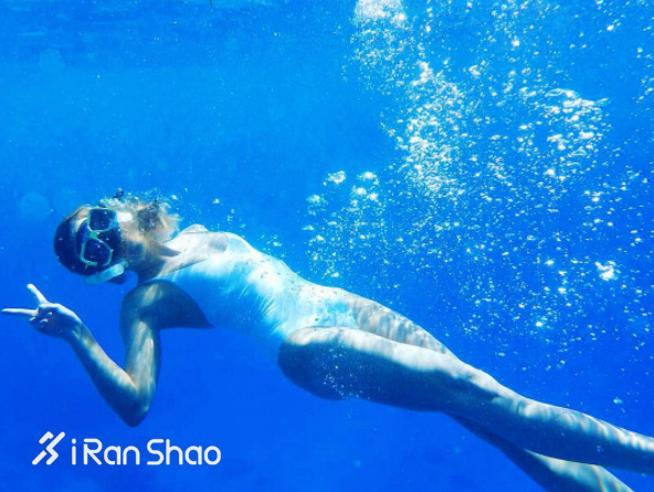 热点 | 能走秀会写码 90后超模Karlie Kloss还要挑战马拉松