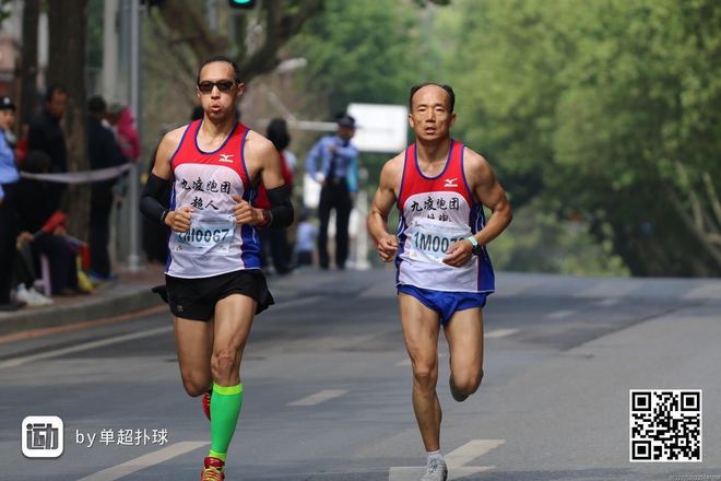 谁也别客气——我们是冠军！