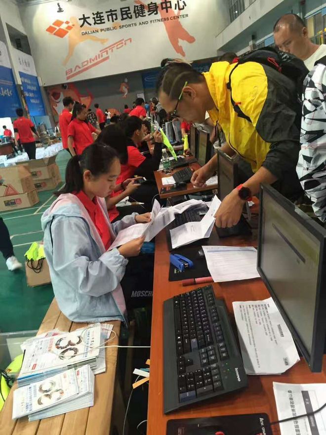 谁也别客气——我们是冠军！