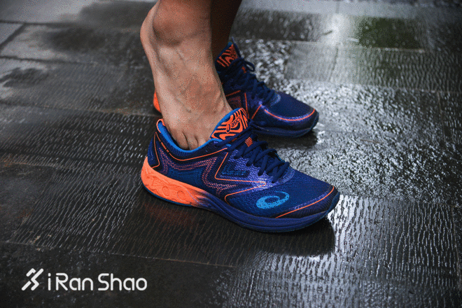 跑鞋 | 改头换面的训练帮手 Asics Noosa FF评测
