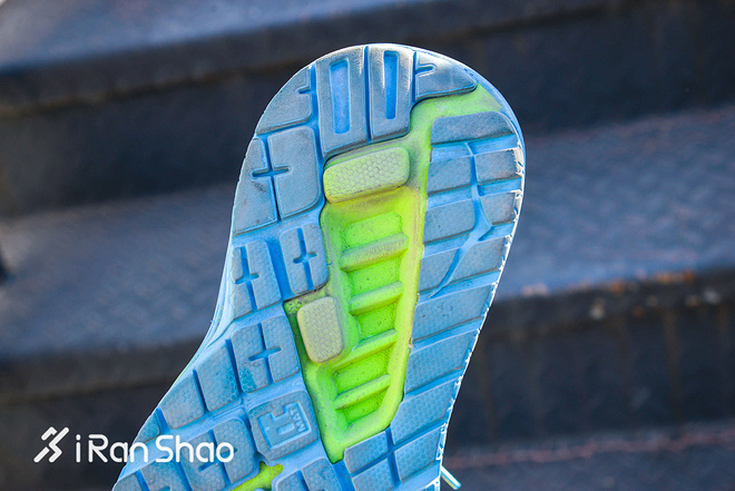 跑鞋 | 28mm高的底也有速度梦 HOKA ONE ONE Clayton 2深度评测