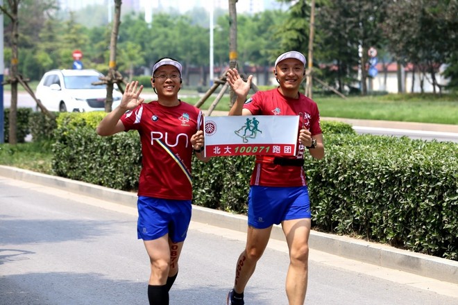 厉害了，这群人跑了1200公里，就为给她过个生日