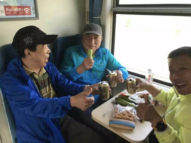 大马、大坡，大吃、大喝 | 贴地飞，大马行