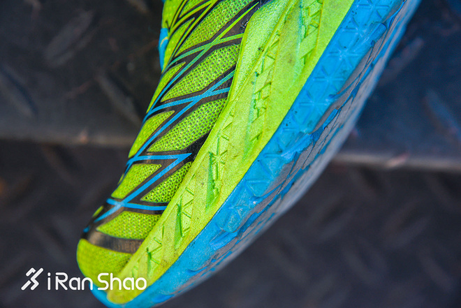 跑鞋 | 28mm高的底也有速度梦 HOKA ONE ONE Clayton 2深度评测