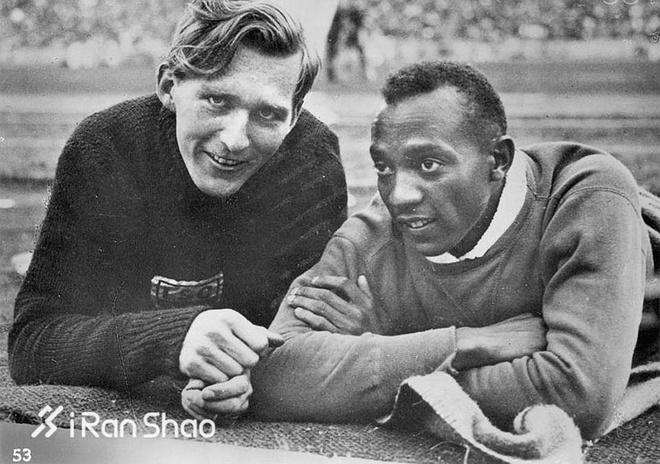 人物 | 杰西·欧文斯 击败纳粹的黑色闪电