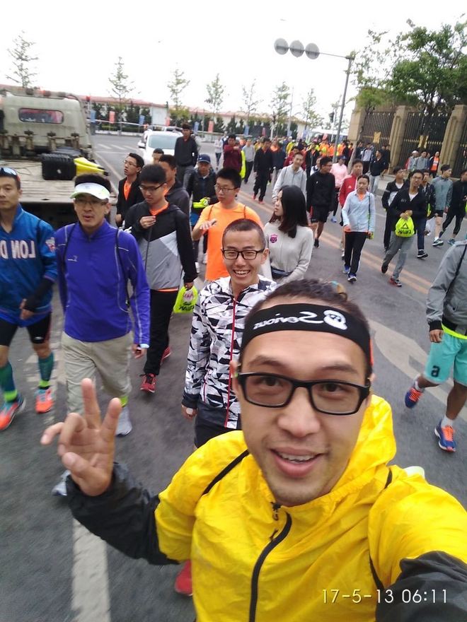 谁也别客气——我们是冠军！