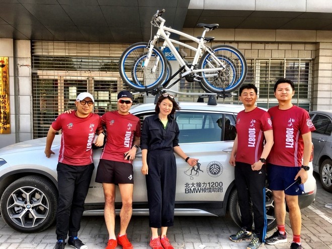 厉害了，这群人跑了1200公里，就为给她过个生日