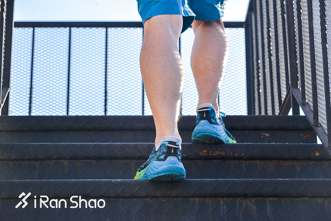 跑鞋 | 28mm高的底也有速度梦 HOKA ONE ONE Clayton 2深度评测