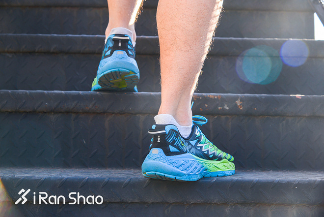 跑鞋 | 28mm高的底也有速度梦 HOKA ONE ONE Clayton 2深度评测