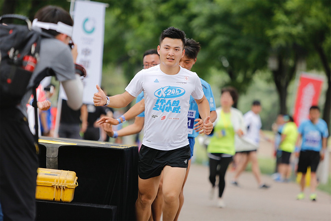 十城24小时首站鸣枪，西安上演跑圈“百团大战”