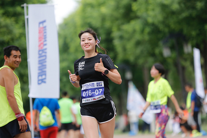 十城24小时首站鸣枪，西安上演跑圈“百团大战”