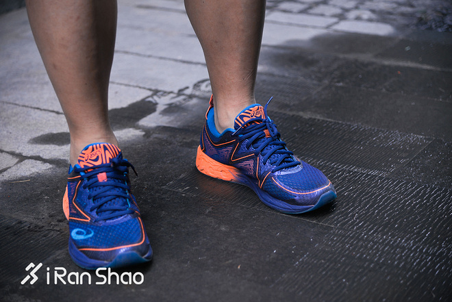 跑鞋 | 改头换面的训练帮手 Asics Noosa FF评测