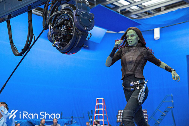 热点 | 运动女神佐伊·索尔达娜 怎么总是被染色去拯救银河