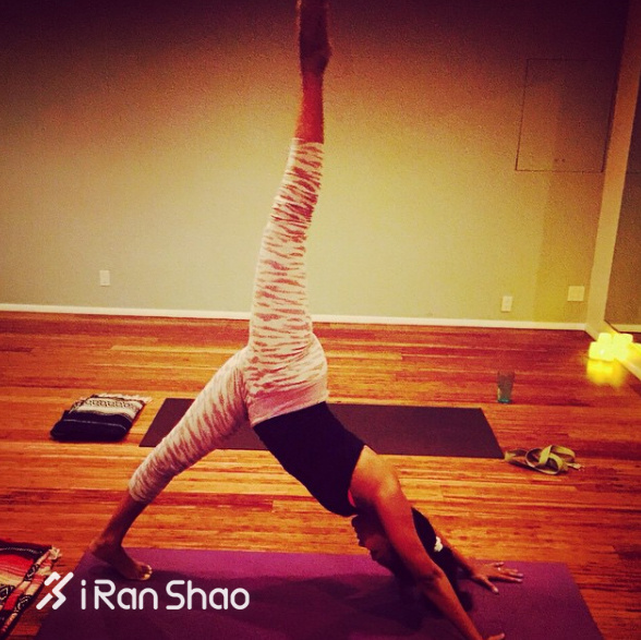 热点 | 运动女神佐伊·索尔达娜 怎么总是被染色去拯救银河