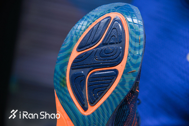 跑鞋 | 改头换面的训练帮手 Asics Noosa FF评测