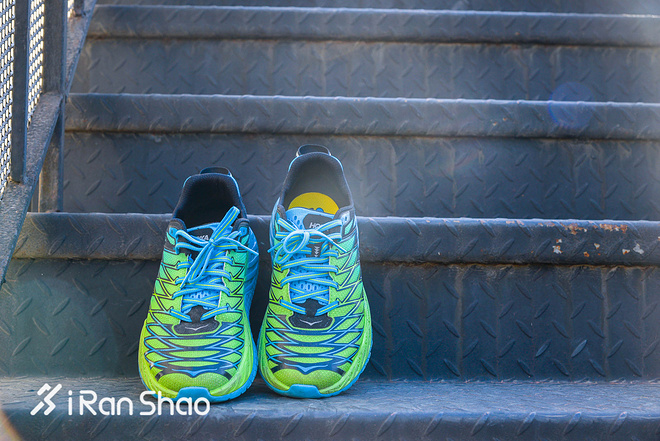 跑鞋 | 28mm高的底也有速度梦 HOKA ONE ONE Clayton 2深度评测