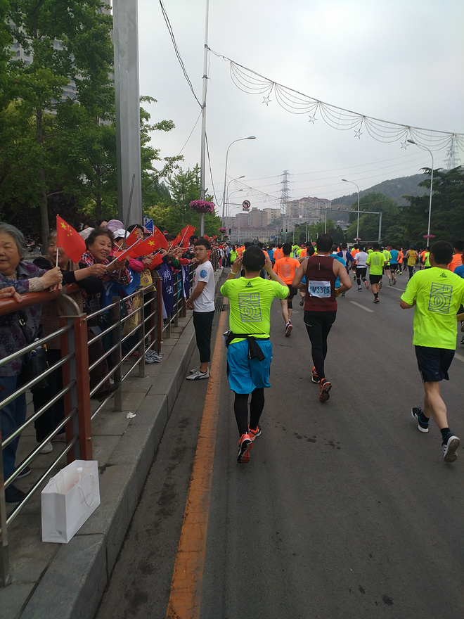 对她和大连马拉松说“永远”
