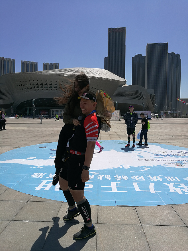对她和大连马拉松说“永远”