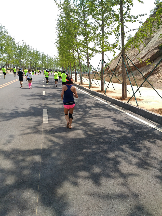 对她和大连马拉松说“永远”