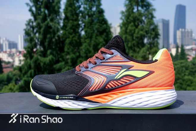 跑鞋 | 腾云驾速 李宁云四代·叠影