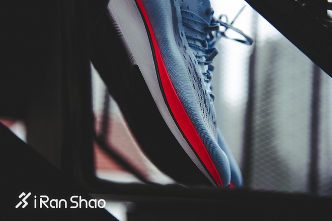 开箱 | Nike Zoom Fly 不能破二但我有平民版破二跑鞋