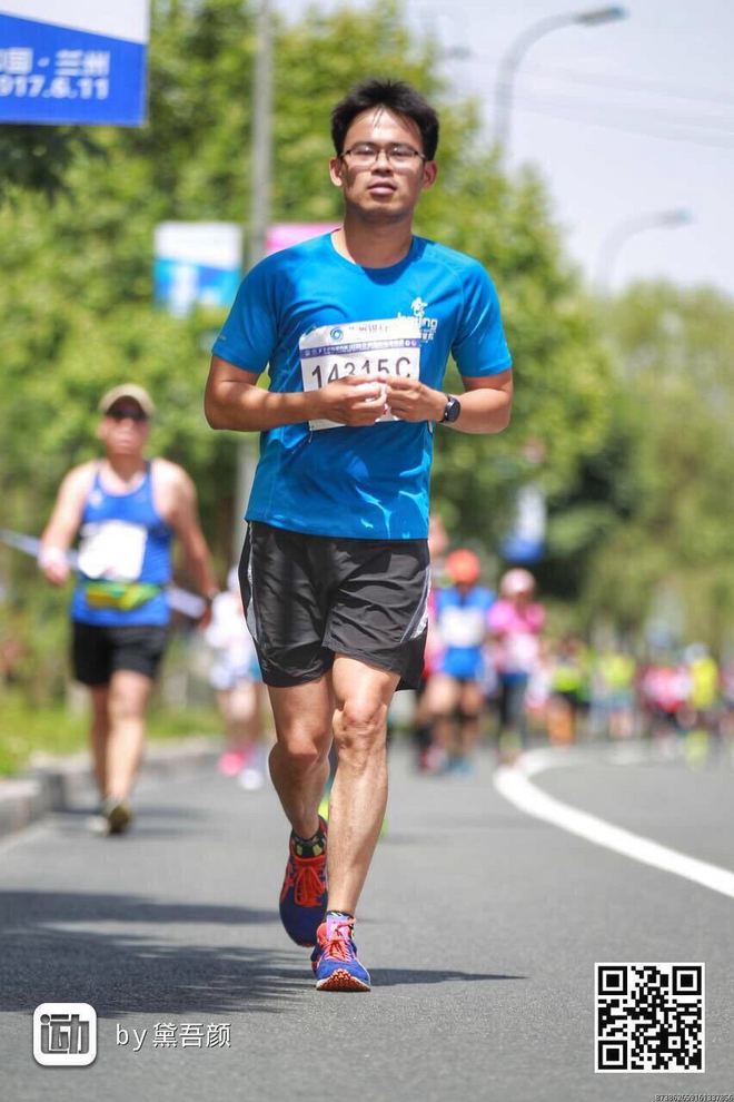 我向西，登远峰，晒成一身古铜  #2017兰州马拉松回忆兼小结#