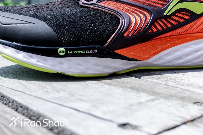 跑鞋 | 腾云驾速 李宁云四代·叠影