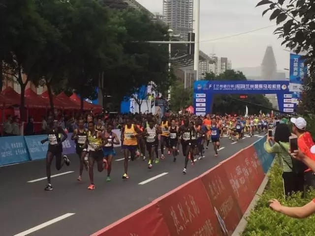 【2017第四马兰州马拉松】4万人为梦同跑，谊结金兰，40万人围观兰马，轰动金城。