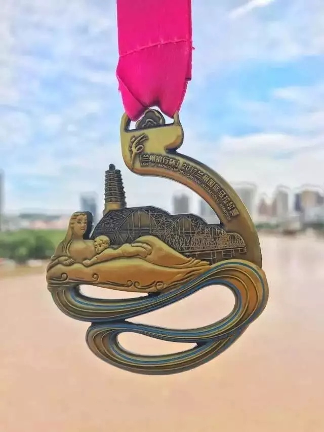 【2017第四马兰州马拉松】4万人为梦同跑，谊结金兰，40万人围观兰马，轰动金城。