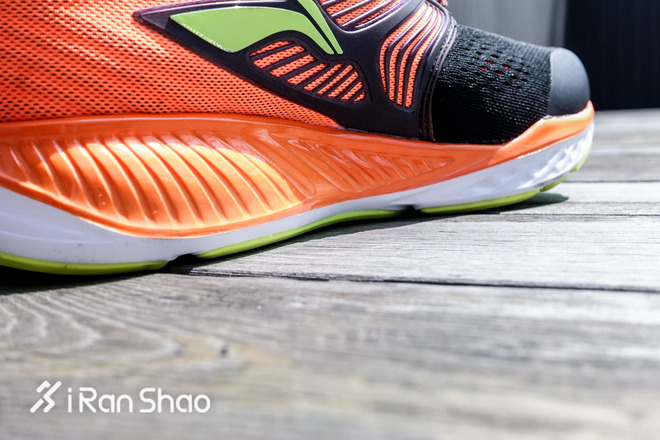 跑鞋 | 腾云驾速 李宁云四代·叠影