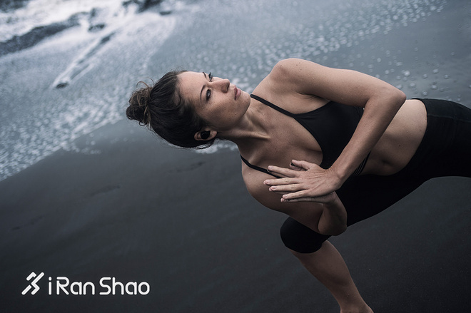 戴在耳上的电脑-The Dash Pro新一代无线智能耳机