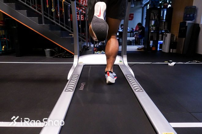 跑鞋 | Nike Zoom Vaporfly Elite 我们评测了一双可能买不到的跑鞋