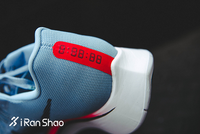 开箱 | Nike Zoom Fly 不能破二但我有平民版破二跑鞋