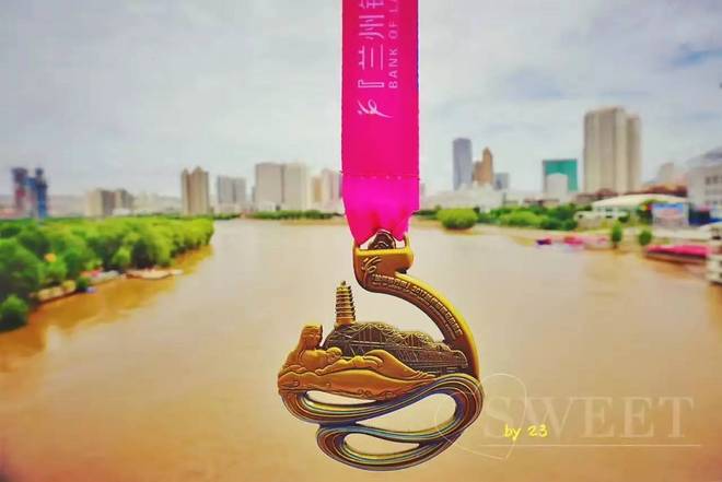 骄阳下 “兰”得经历一次荡气回肠的全城狂欢——2017兰州马拉松