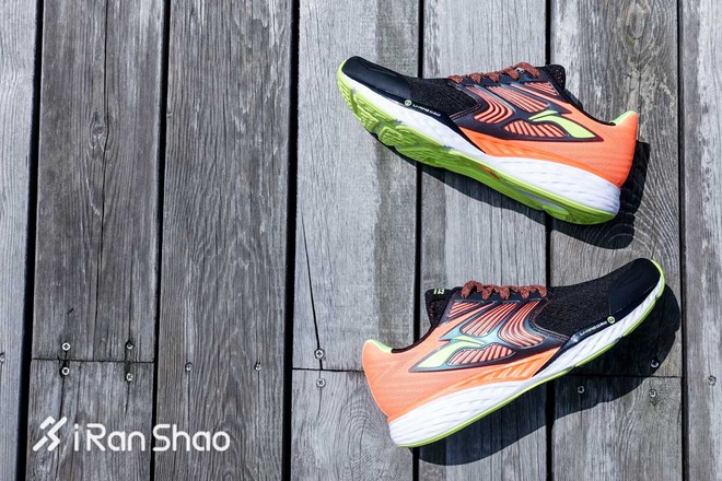 跑鞋 | 腾云驾速 李宁云四代·叠影