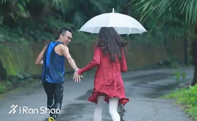 TopX | 跑着跑着就笑了 盘点跑步场上那些啼笑皆非的瞬间