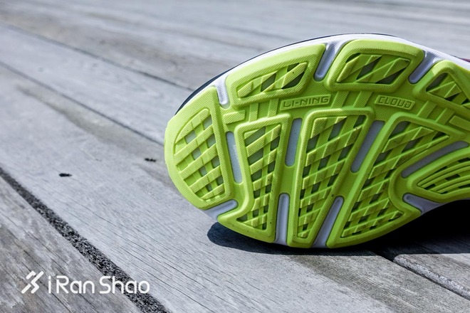 跑鞋 | 腾云驾速 李宁云四代·叠影