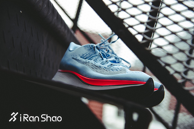 开箱 | Nike Zoom Fly 不能破二但我有平民版破二跑鞋