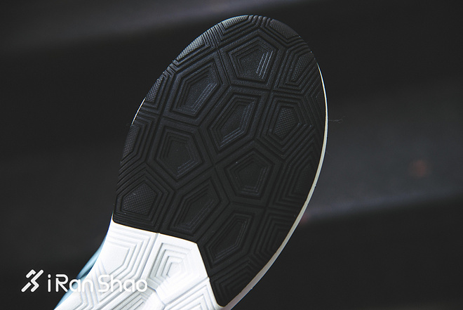 开箱 | Nike Zoom Fly 不能破二但我有平民版破二跑鞋