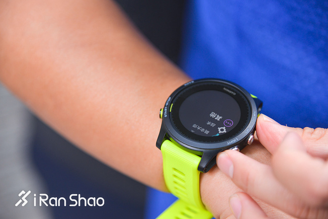 手表 | 不玩铁三也能买的手表 Garmin Forerunner 935深度评测（一）