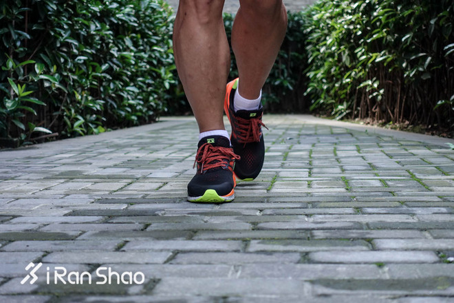 跑鞋 | 腾云驾速 李宁云四代·叠影