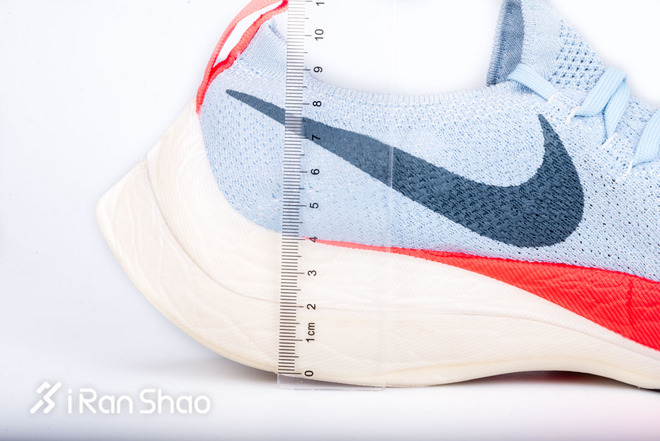 跑鞋 | Nike Zoom Vaporfly Elite 我们评测了一双可能买不到的跑鞋