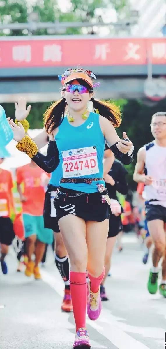 骄阳下 “兰”得经历一次荡气回肠的全城狂欢——2017兰州马拉松
