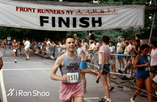 热点 | 彩虹旗下少歧视多理解 那些关于骄傲跑步的事