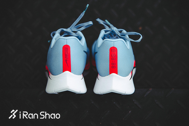 开箱 | Nike Zoom Fly 不能破二但我有平民版破二跑鞋