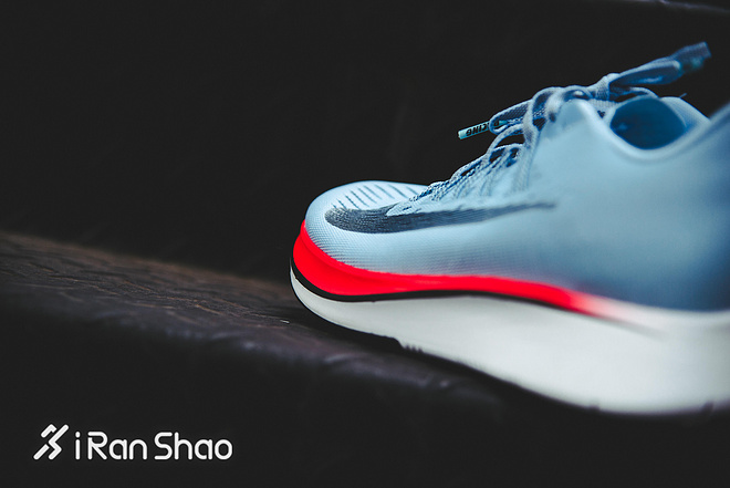 开箱 | Nike Zoom Fly 不能破二但我有平民版破二跑鞋