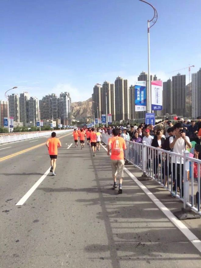 一条河，一碗面，一本书，把兰州带回家！