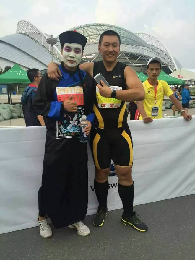 那双即使再残破，也会被我永远保存的跑鞋