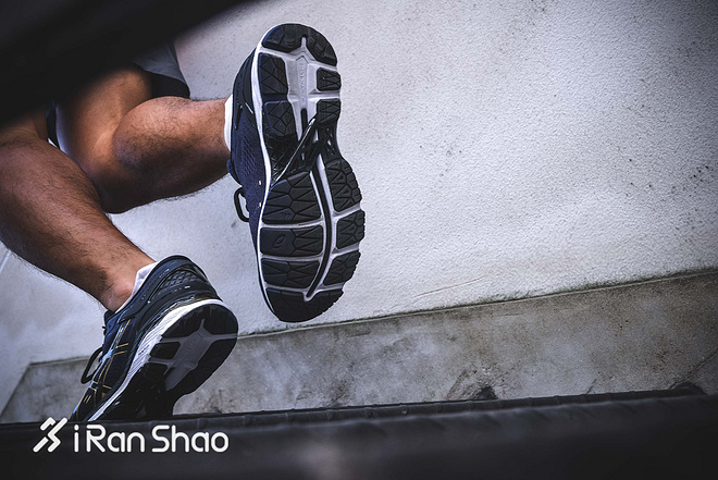 跑鞋 | 拜托，你还可以更入门一些 ASICS GEL-Kayano 24深度评测