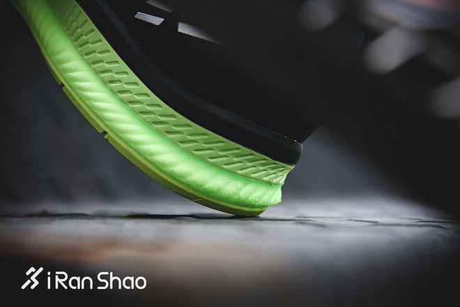 开箱 | New Balance FuelCell 氮气TPU兄弟亲自上阵了